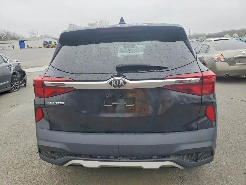 2021 KIA SELTOS LX  