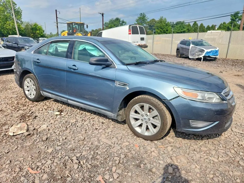 2010 FORD TAURUS SE  