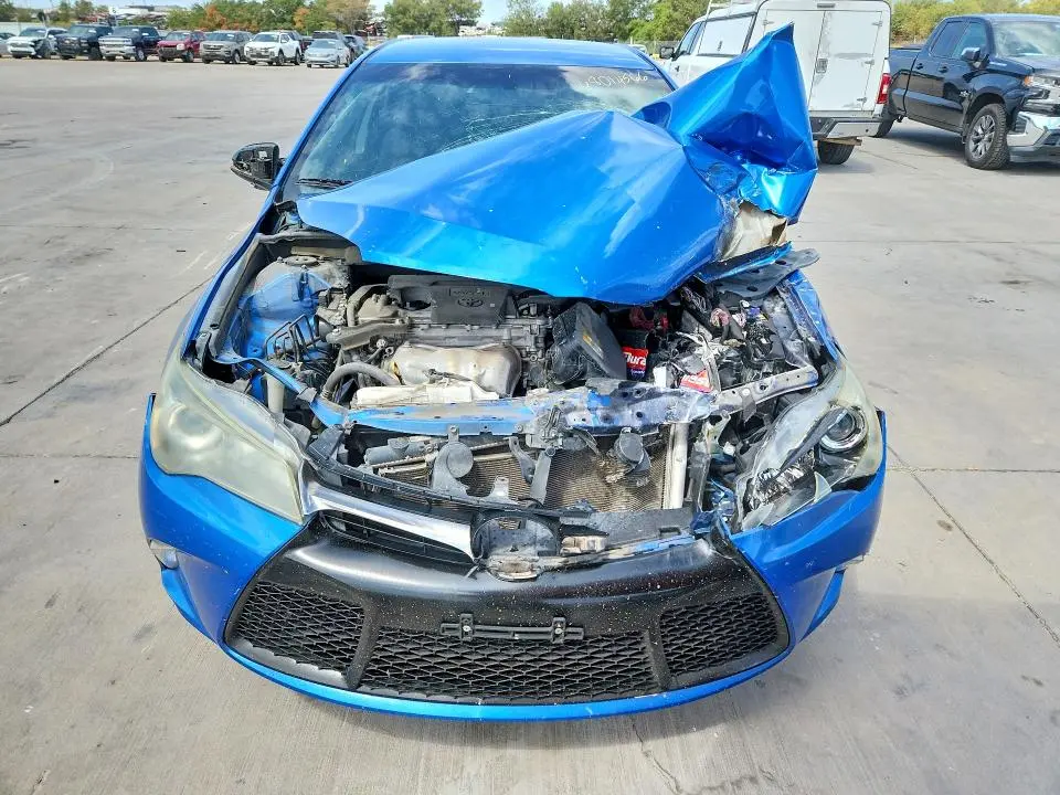 2017 TOYOTA CAMRY SE  