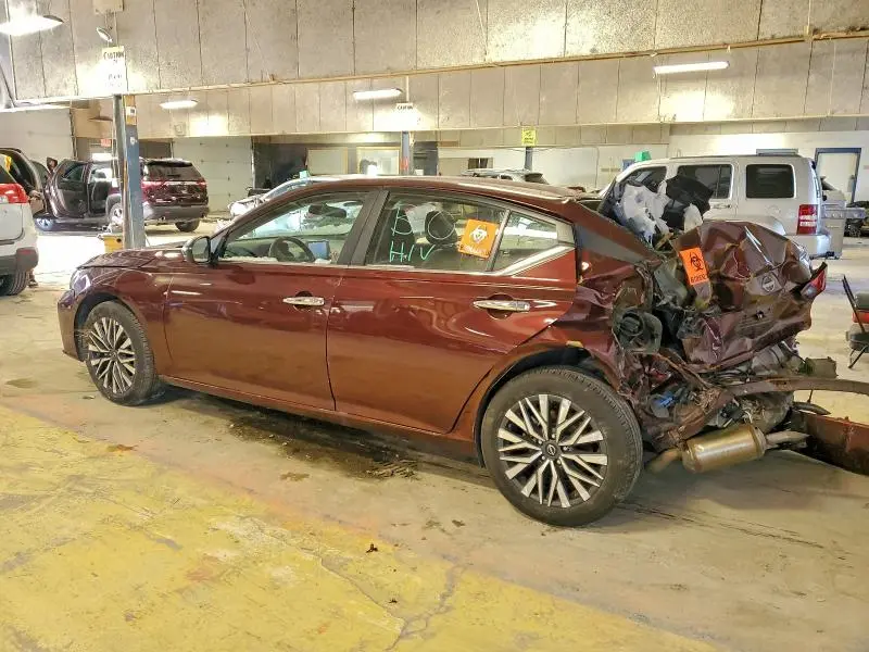 2025 NISSAN ALTIMA SV  