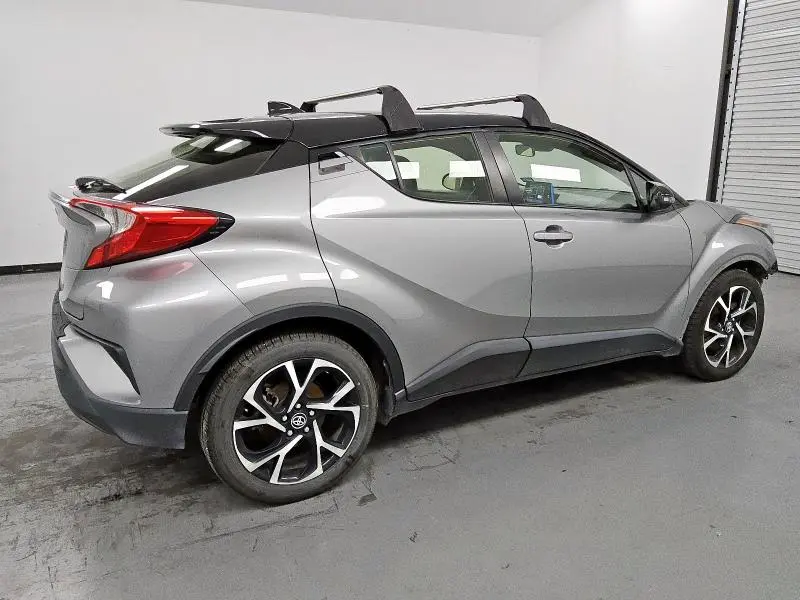 2020 TOYOTA C-HR XLE  