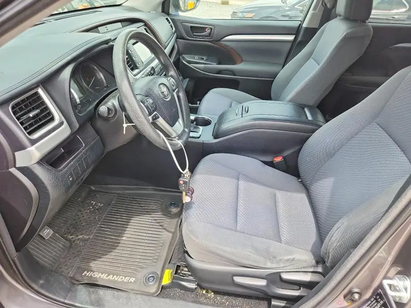 2015 TOYOTA HIGHLANDER LE  