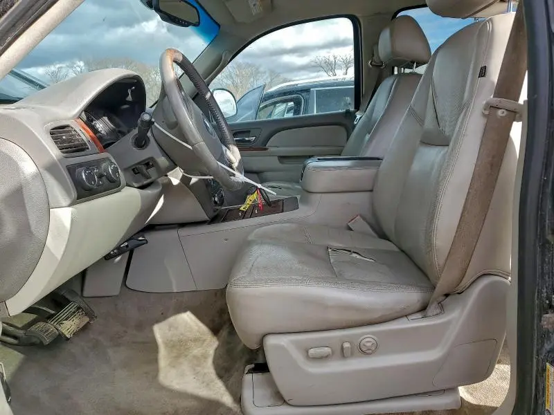 2011 CHEVROLET SUBURBAN K1500 LTZ  