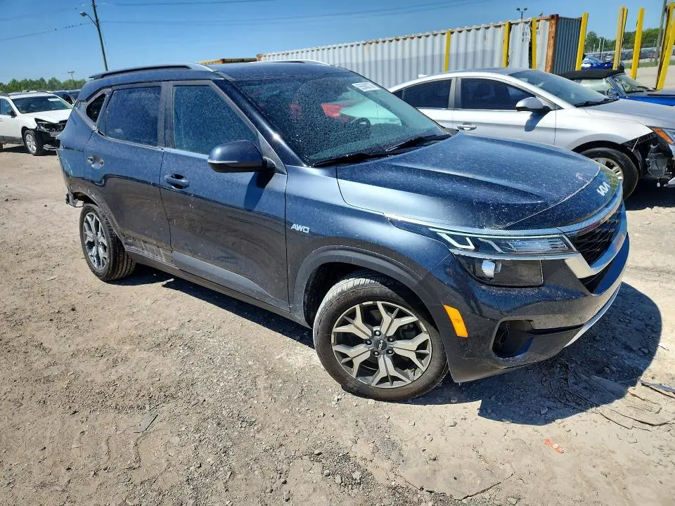 2022 KIA SELTOS EX  