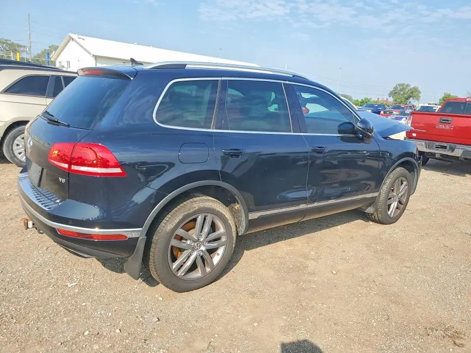 2015 VOLKSWAGEN TOUAREG V6  