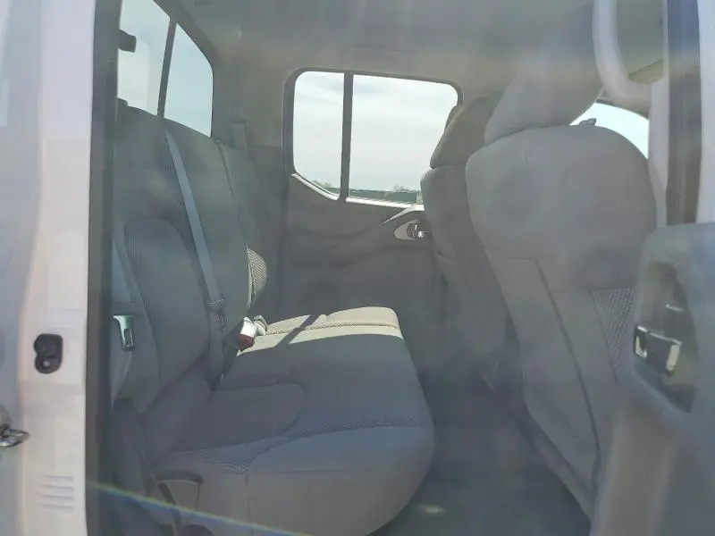 2018 NISSAN FRONTIER SV  