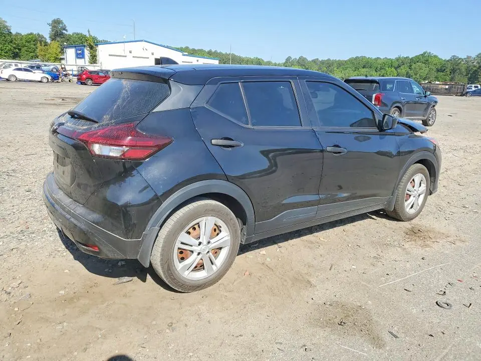 2022 NISSAN KICKS S  