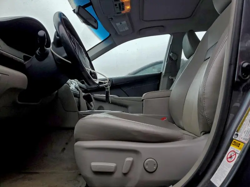 2013 TOYOTA CAMRY SE  