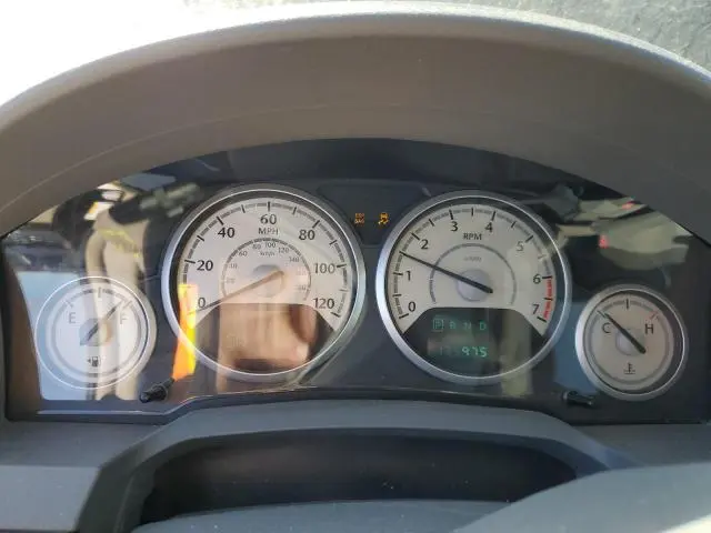 2010 CHRYSLER TOWN & COUNTRY TOURING  