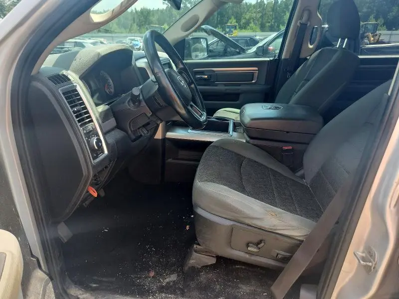 2015 RAM 1500 SLT  