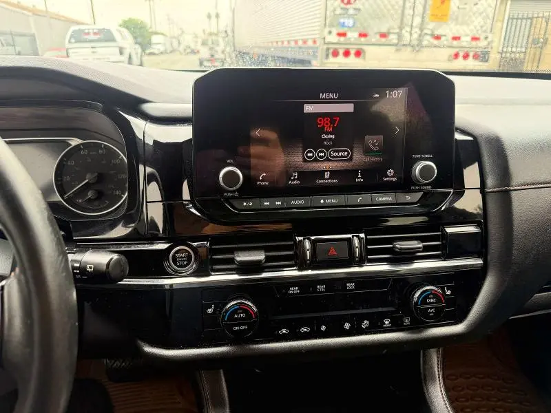 2023 NISSAN PATHFINDER SV  