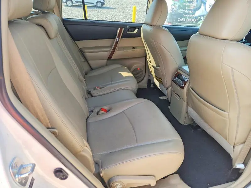 2013 TOYOTA HIGHLANDER LIMITED  
