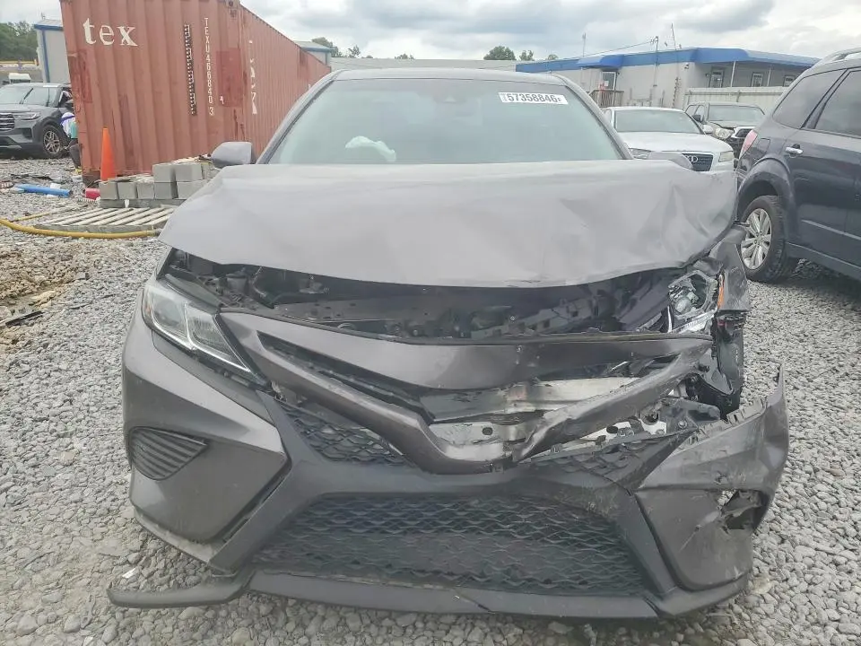 2018 TOYOTA CAMRY SE  