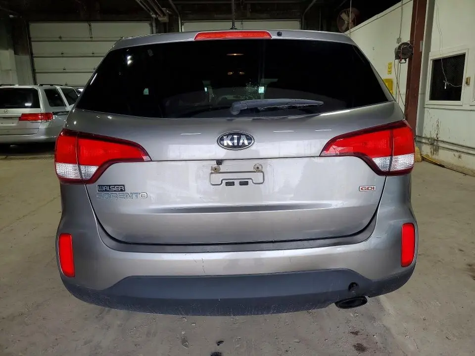 2015 KIA SORENTO LX  