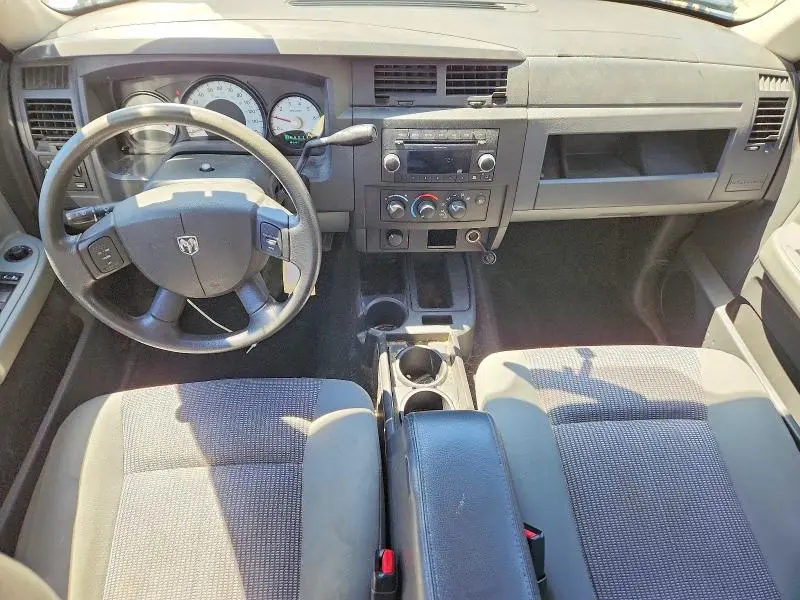 2010 DODGE DAKOTA SXT  