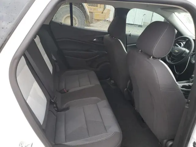 2025 CHEVROLET TRAX LS  