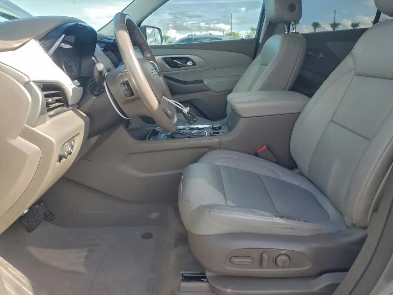 2020 CHEVROLET TRAVERSE LT  