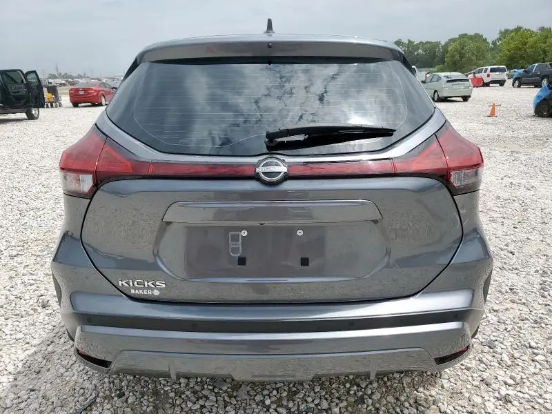 2022 NISSAN KICKS S  