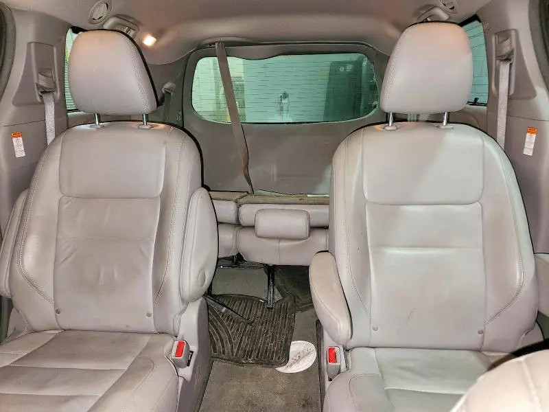 2017 TOYOTA SIENNA XLE  