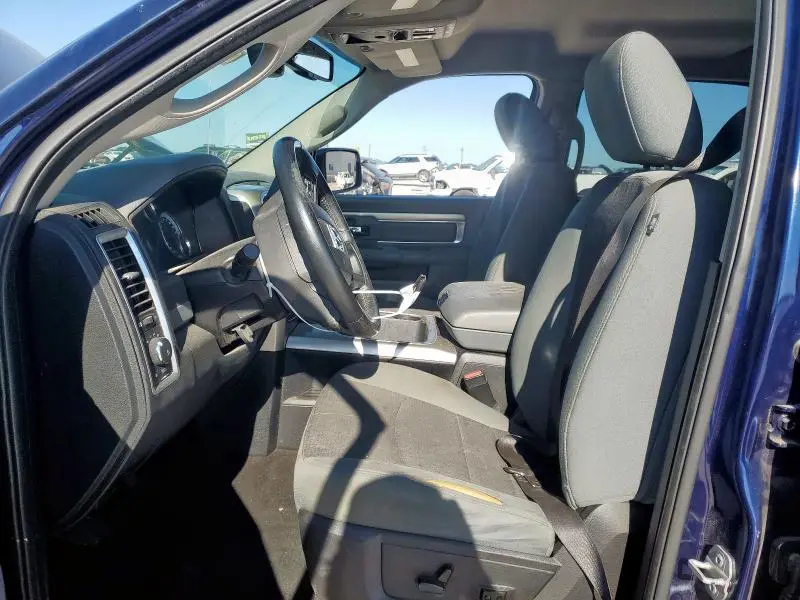 2016 RAM 1500 SLT  