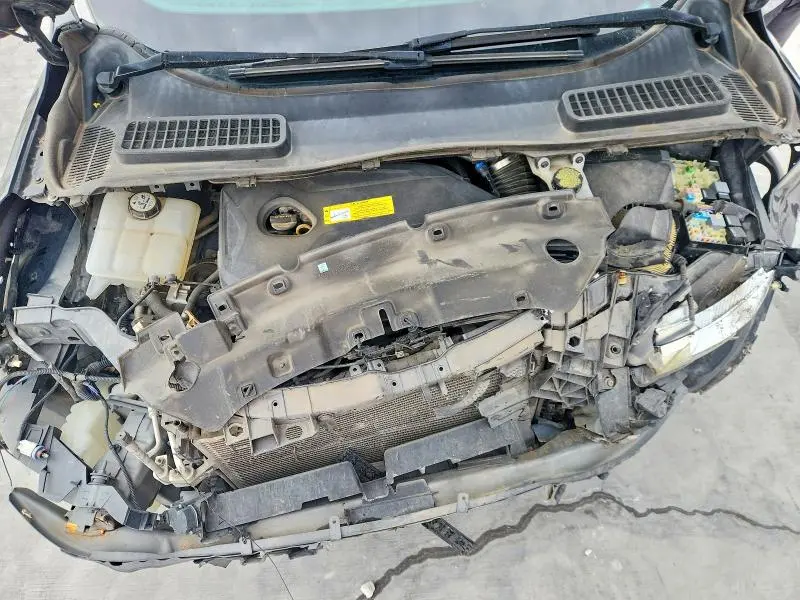 2015 FORD ESCAPE SE  