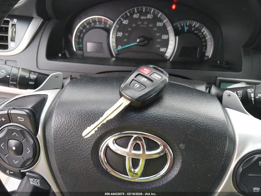 2013 TOYOTA CAMRY SE