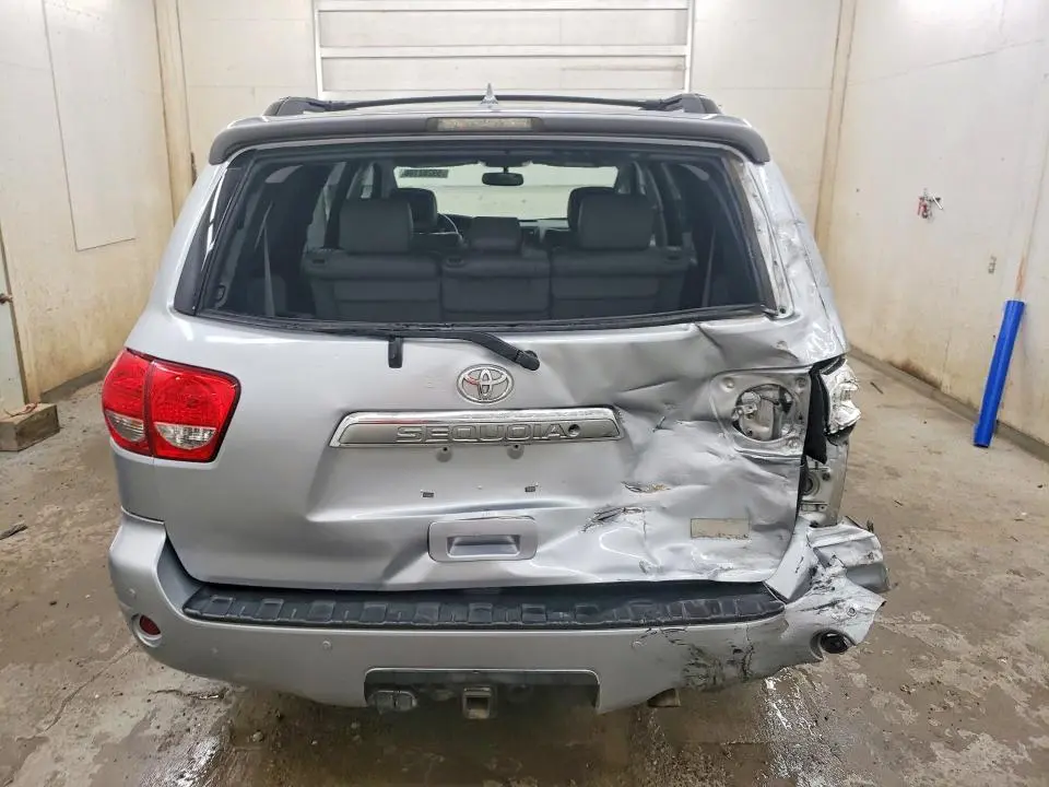 2015 TOYOTA SEQUOIA LIMITED  