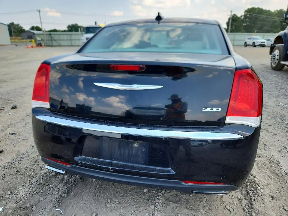 2015 CHRYSLER 300 LIMITED  