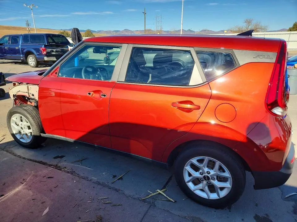 2022 KIA SOUL LX  