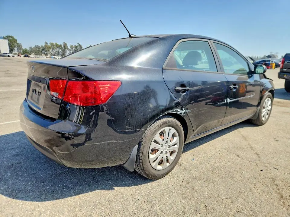 2013 KIA FORTE LX  