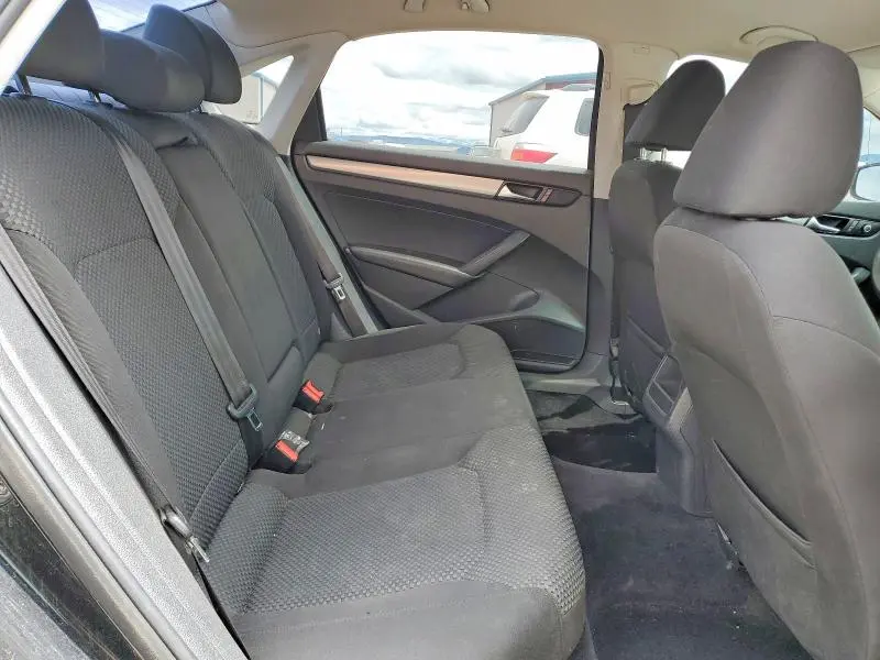 2013 VOLKSWAGEN PASSAT S  