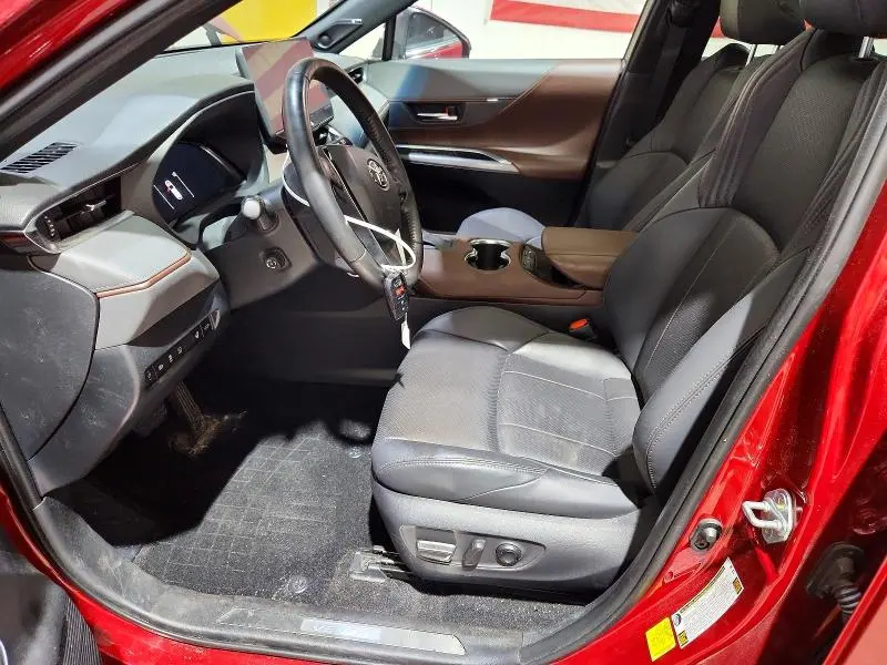 2024 TOYOTA VENZA LIMITED  