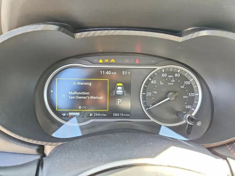 2023 NISSAN VERSA SR  