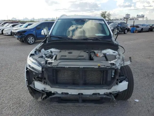 2017 VOLVO XC90 T8