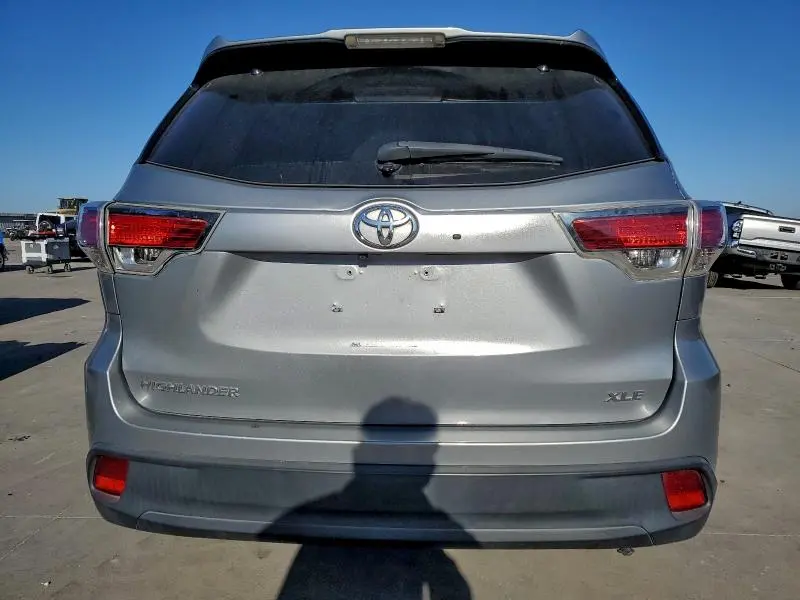 2015 TOYOTA HIGHLANDER XLE  