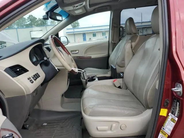 2012 TOYOTA SIENNA XLE  