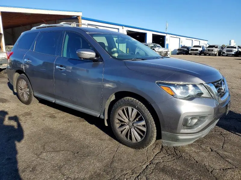2017 NISSAN PATHFINDER SL  