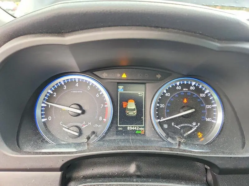 2017 TOYOTA HIGHLANDER SE  