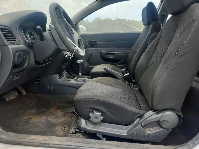 2010 HYUNDAI ACCENT GS  