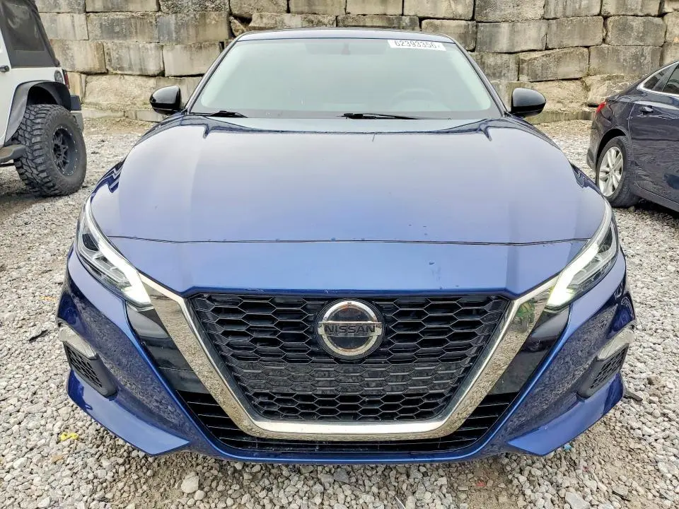 2019 NISSAN ALTIMA SR  