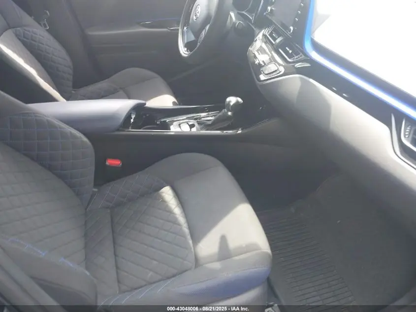 2021 TOYOTA C-HR XLE