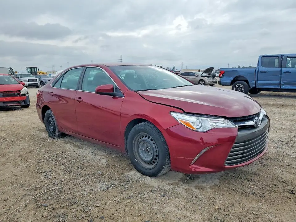 2015 TOYOTA CAMRY LE  