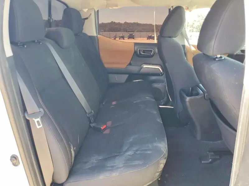 2018 TOYOTA TACOMA SR5  