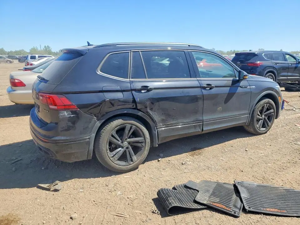 2023 VOLKSWAGEN TIGUAN SE R-LINE BLACK  