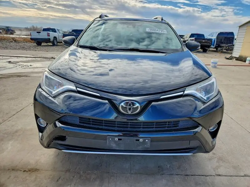 2017 TOYOTA RAV4 XLE  