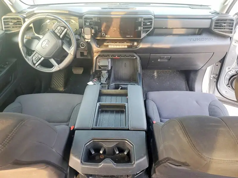 2024 TOYOTA TUNDRA CREWMAX SR  