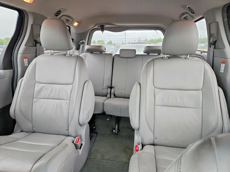 2015 TOYOTA SIENNA XLE PREMIUM 7-PASSENGER  