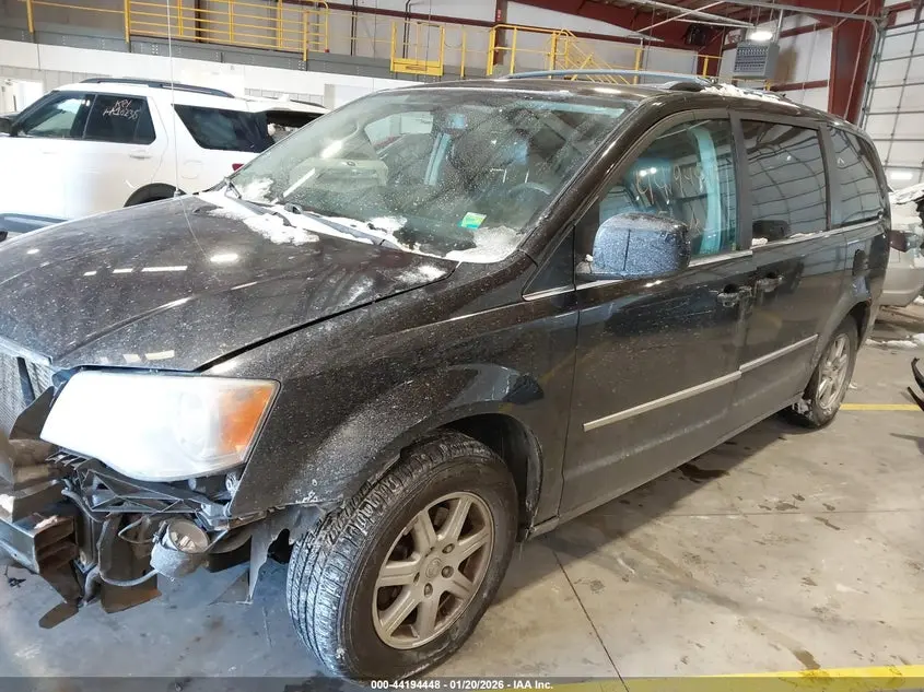 2010 CHRYSLER TOWN & COUNTRY TOURING PLUS