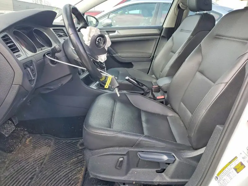 2016 VOLKSWAGEN GOLF S/SE  