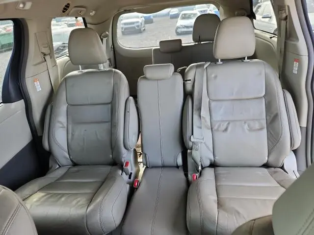 2016 TOYOTA SIENNA XLE 8-PASSENGER  